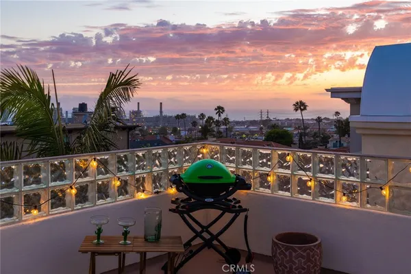 $1,798,000 | 611 North Lucia Avenue, Unit B, Redondo Beach, CA 90277