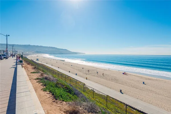$1,798,000 | 611 North Lucia Avenue, Unit B, Redondo Beach, CA 90277