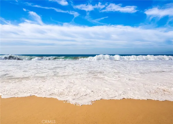 $1,798,000 | 611 North Lucia Avenue, Unit B, Redondo Beach, CA 90277