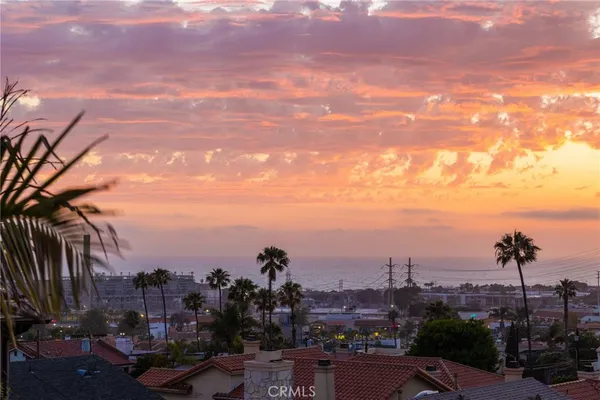 $1,798,000 | 611 North Lucia Avenue, Unit B, Redondo Beach, CA 90277