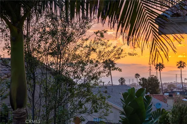 $1,798,000 | 611 North Lucia Avenue, Unit B, Redondo Beach, CA 90277