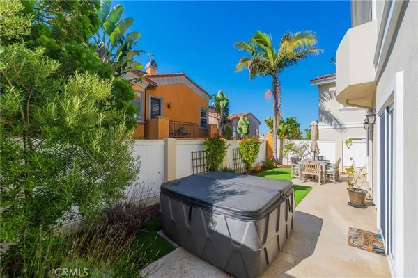 $1,798,000 | 611 North Lucia Avenue, Unit B, Redondo Beach, CA 90277