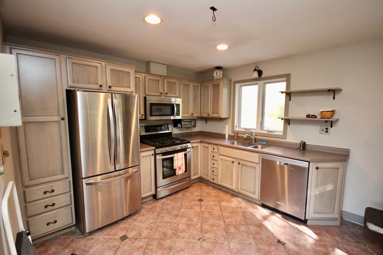 173 Rice Road Hartland, VT 05089 - Photo 2 of 19