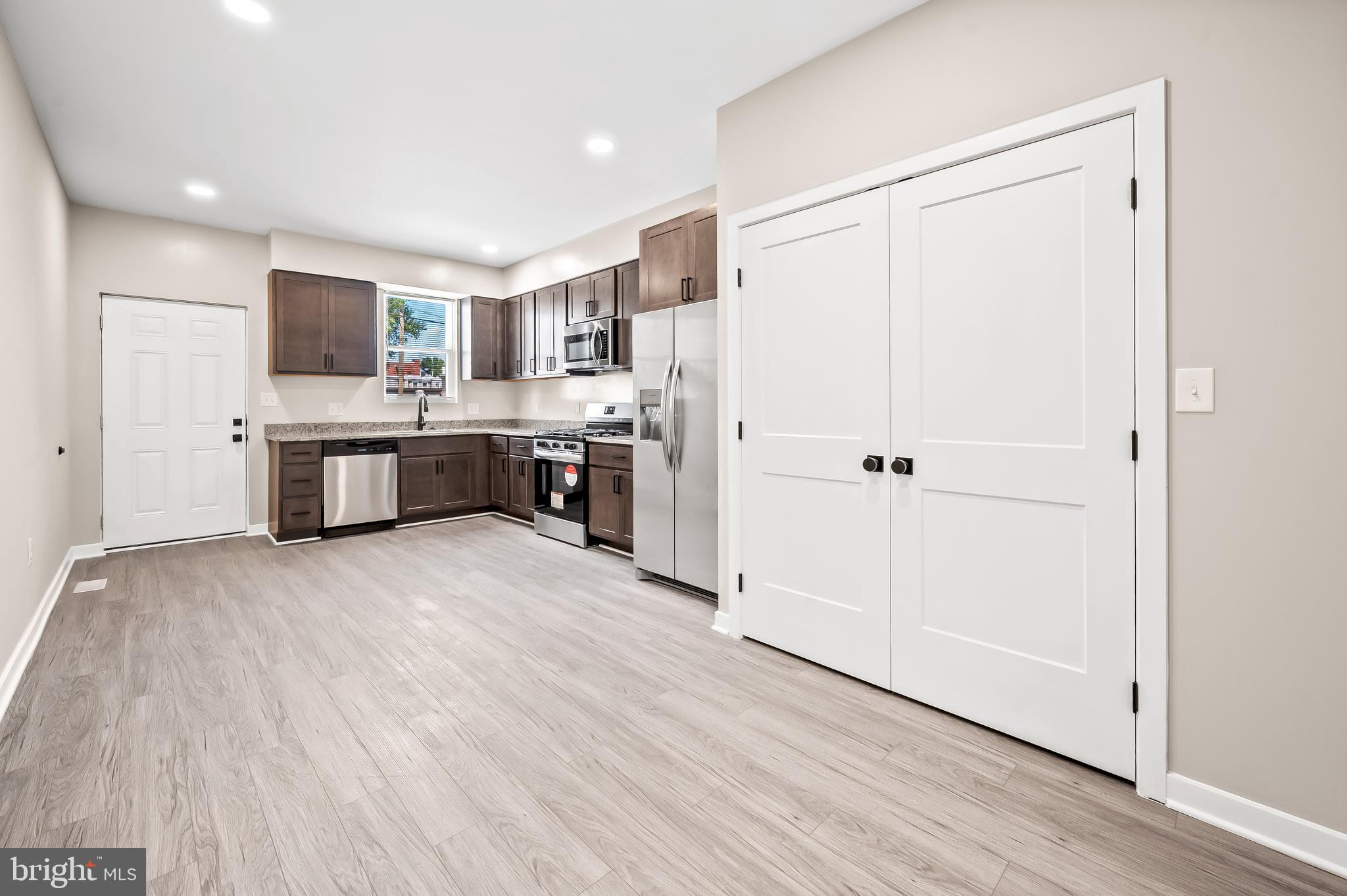 516 East 27th Street Baltimore, MD 21218 - Photo 5 of 34 dining / kitchen