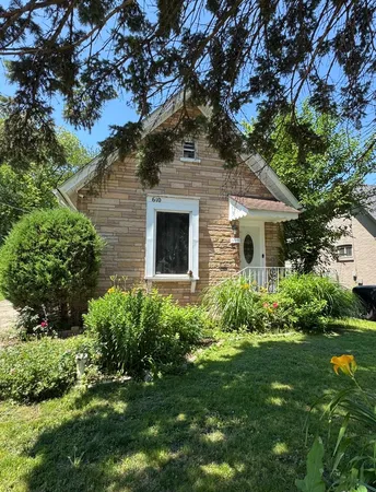 $299,900 | 610 McClure Avenue, Elgin, IL 60123