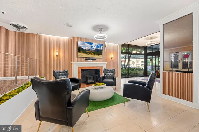 $174,900 | 1021 Arlington Boulevard, Unit 240, Arlington, VA 22209