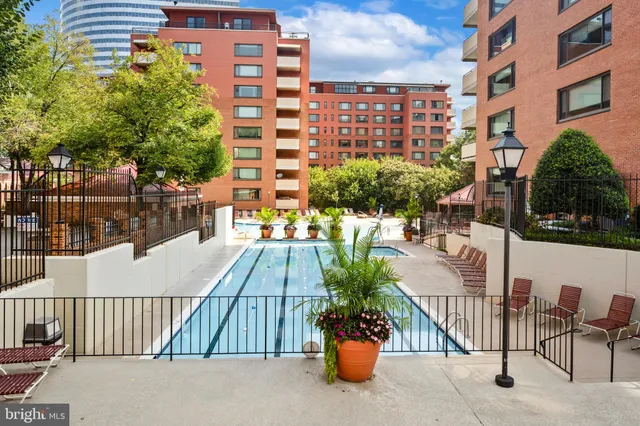 $174,900 | 1021 Arlington Boulevard, Unit 240, Arlington, VA 22209