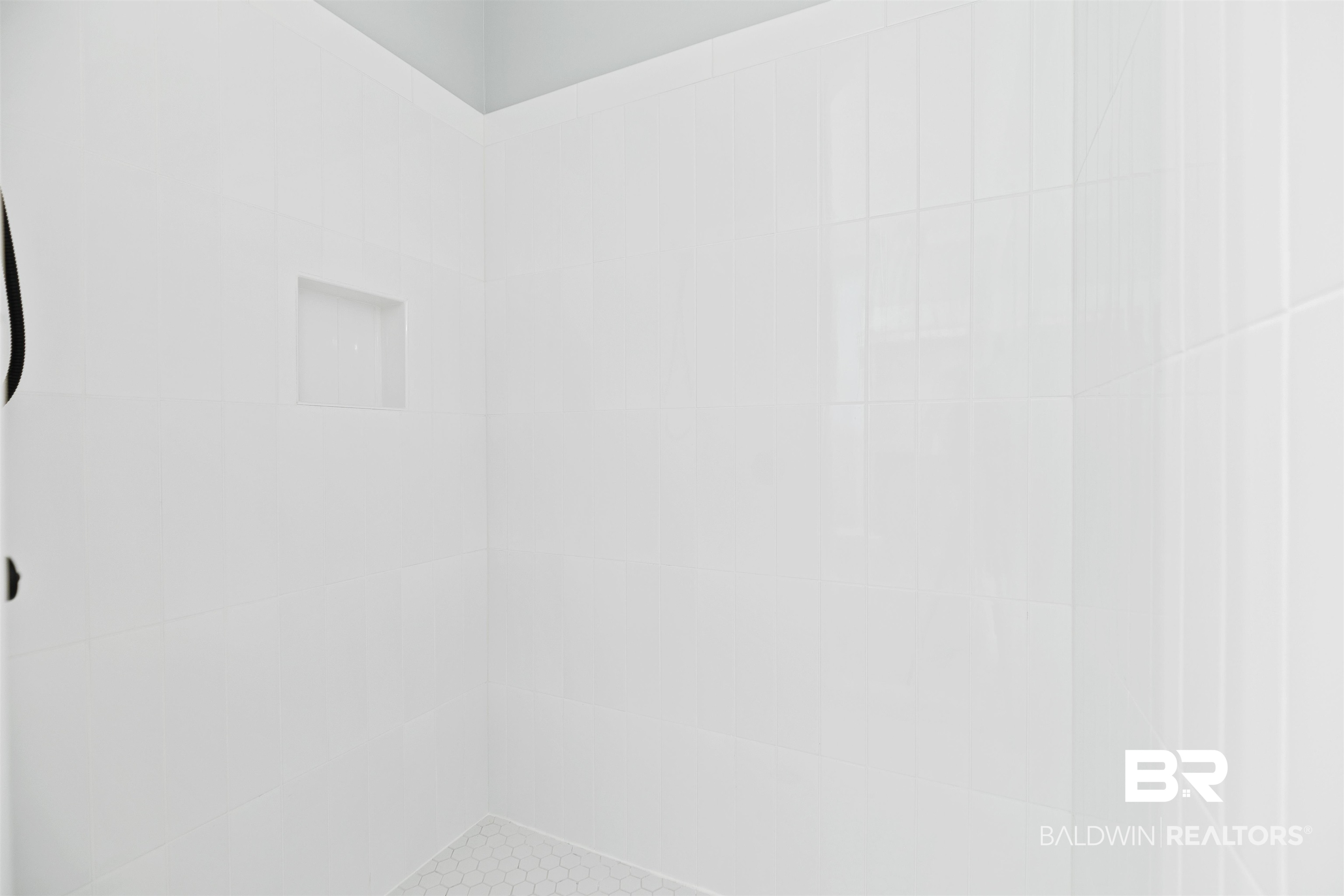 10507 County Road 1 Fairhope, AL 36532 - Photo 49 of 59 Bathroom featuring tiled shower
