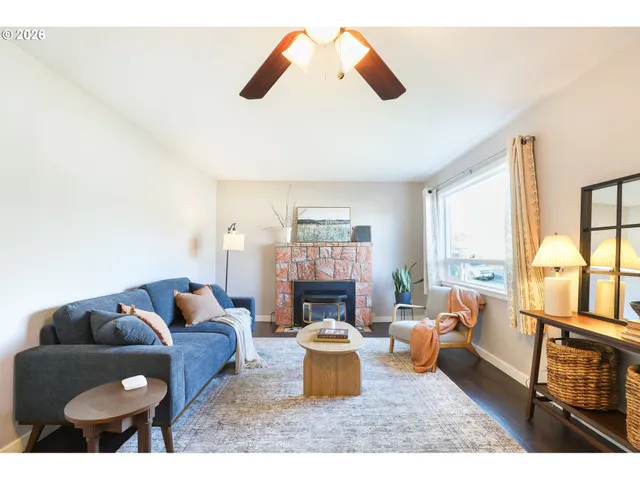 $365,000 | 910 East 13th Street, The Dalles, OR 97058