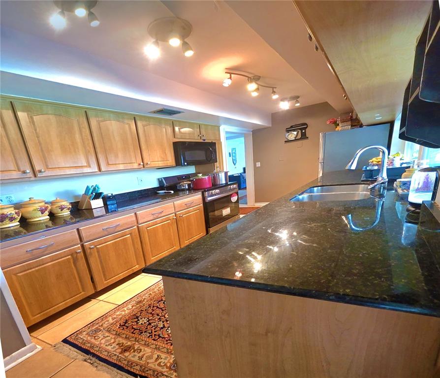 805 South Keene Road Clearwater, FL 33764 - Photo 8 of 17