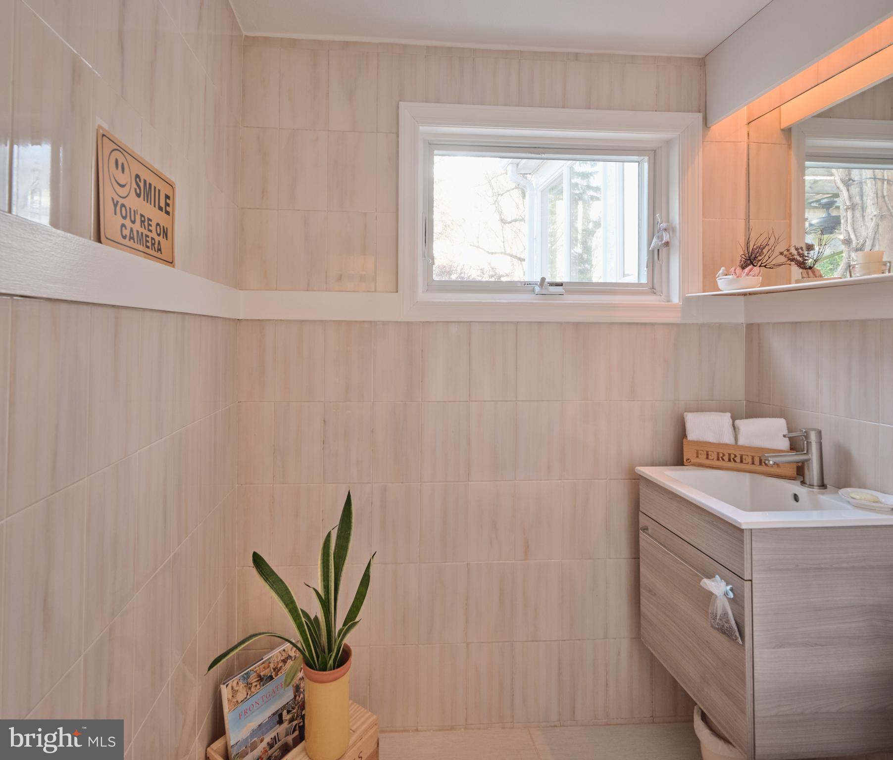 14 Jonathan Way Washington Crossing, PA 18977 - Photo 23 of 58 Powder Room