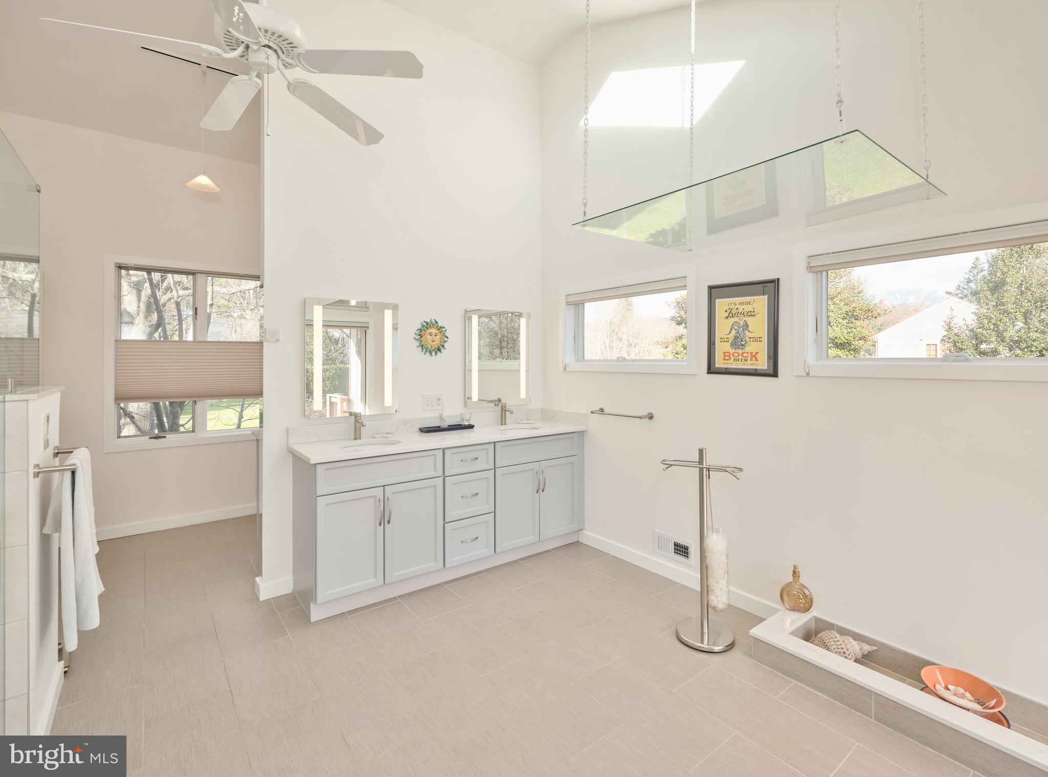 14 Jonathan Way Washington Crossing, PA 18977 - Photo 28 of 58 Primary Bedroom En-Suite Bath