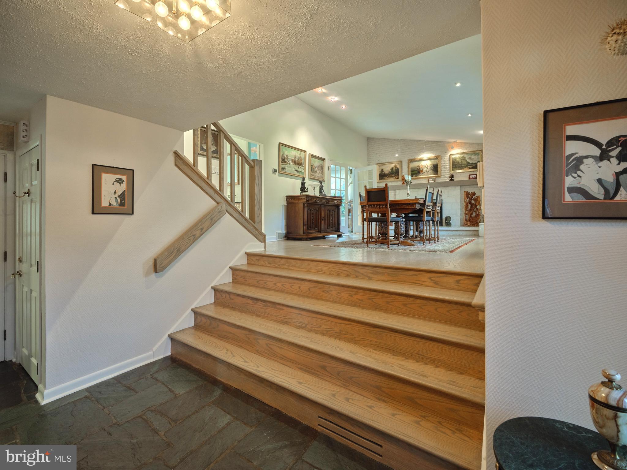 14 Jonathan Way Washington Crossing, PA 18977 - Photo 6 of 58 Foyer