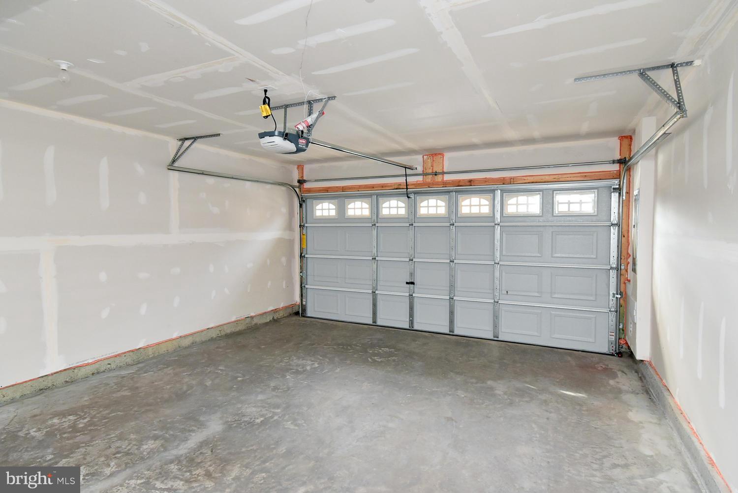 1055 Red Clover Road Gambrills, MD 21054 - Photo 14 of 28 2 Car Garage