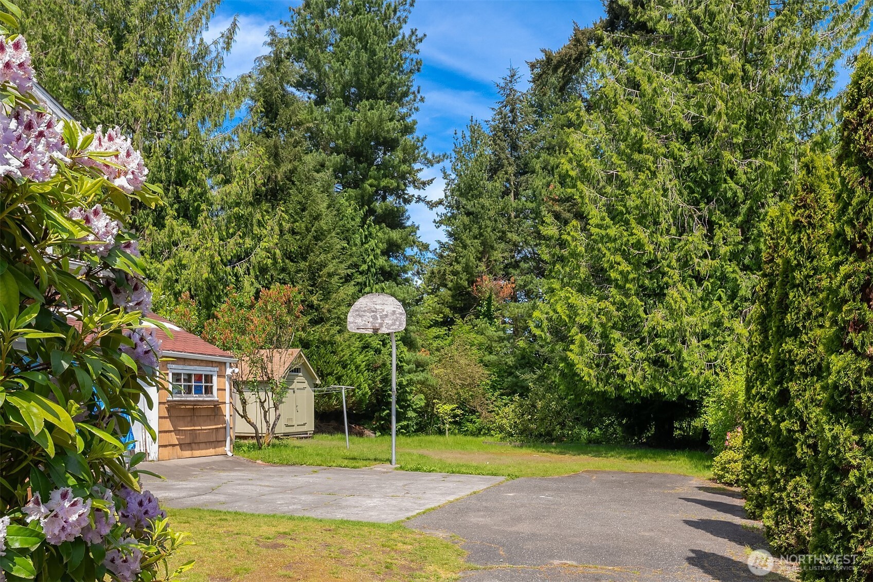 320 Northeast 185th Street Shoreline, WA 98155 - Photo 6 of 39