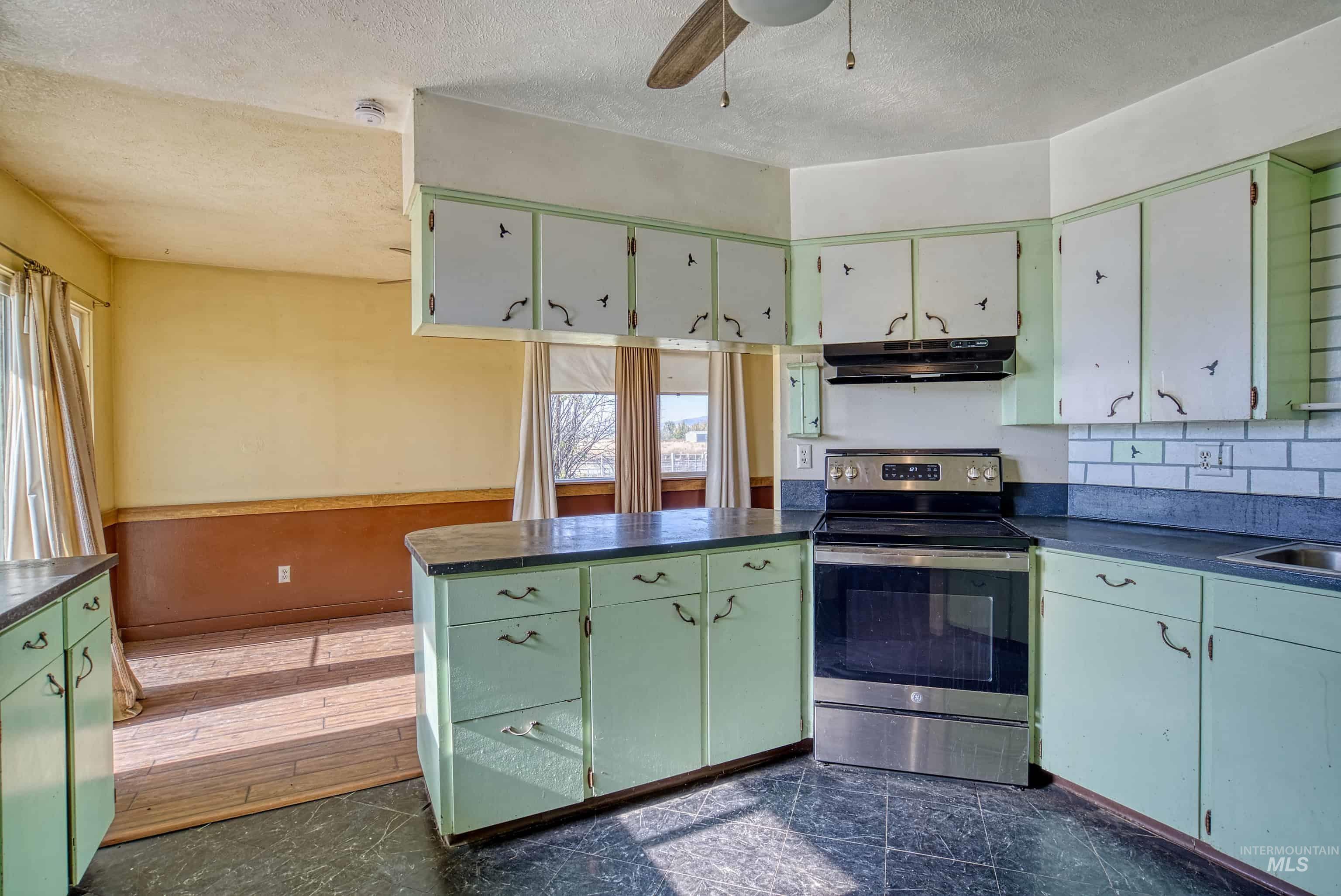 425 West Peach Road Ontario, OR 97914 - Photo 13 of 50