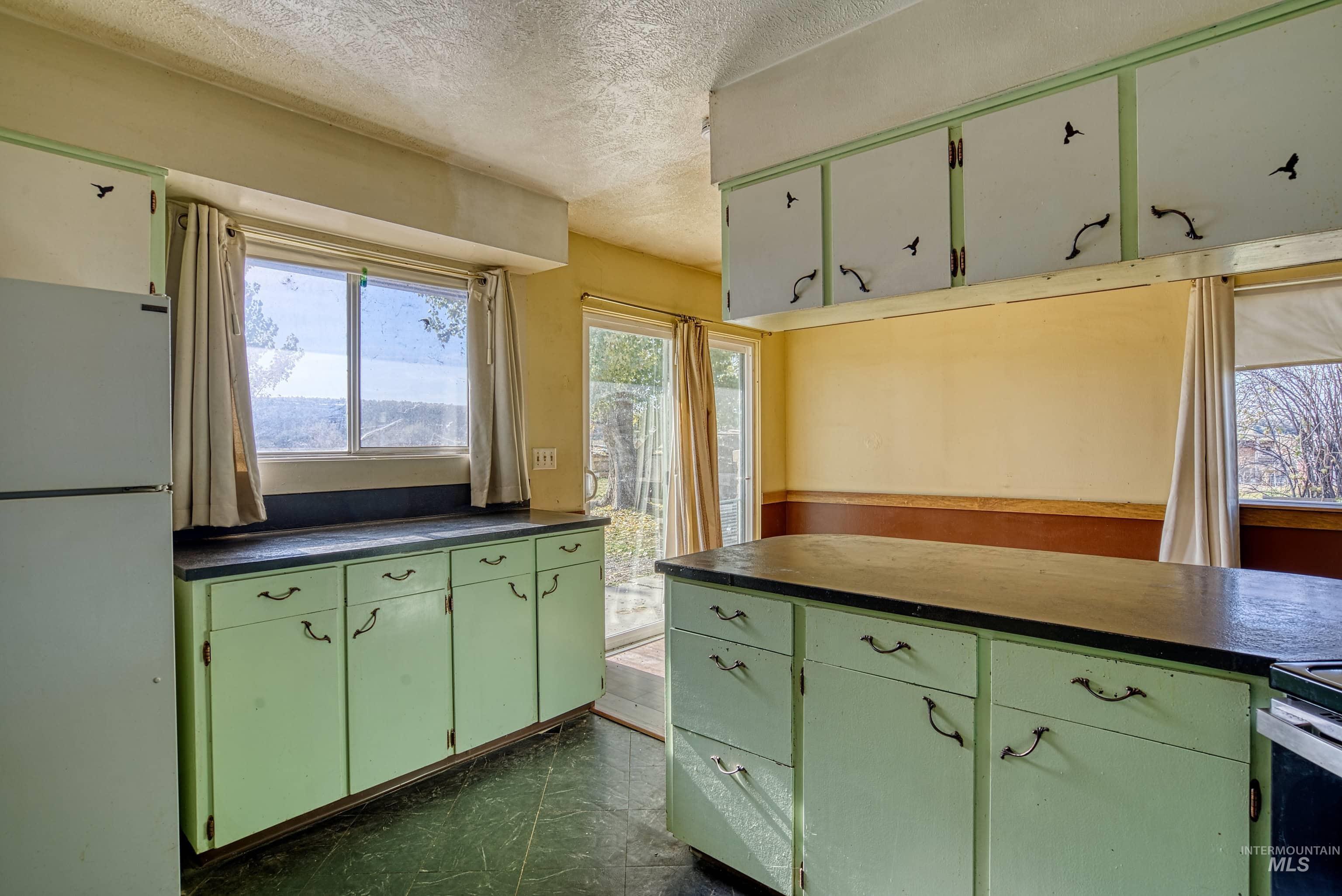 425 West Peach Road Ontario, OR 97914 - Photo 14 of 50