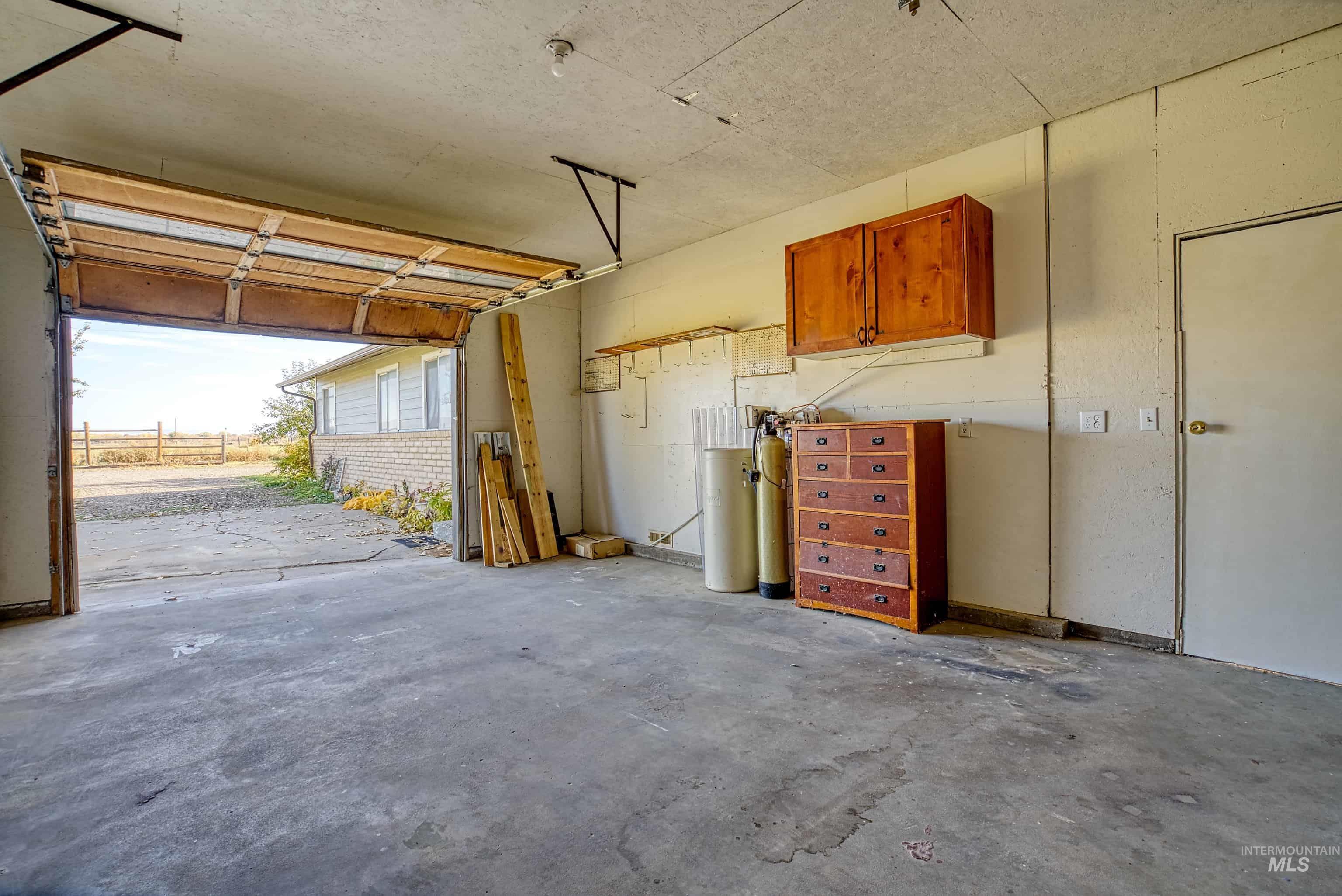 425 West Peach Road Ontario, OR 97914 - Photo 4 of 50