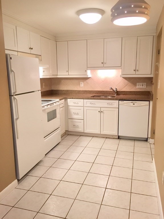 2323 Washington Street, Unit G7 Newton, MA 02462 - Photo 6 of 10