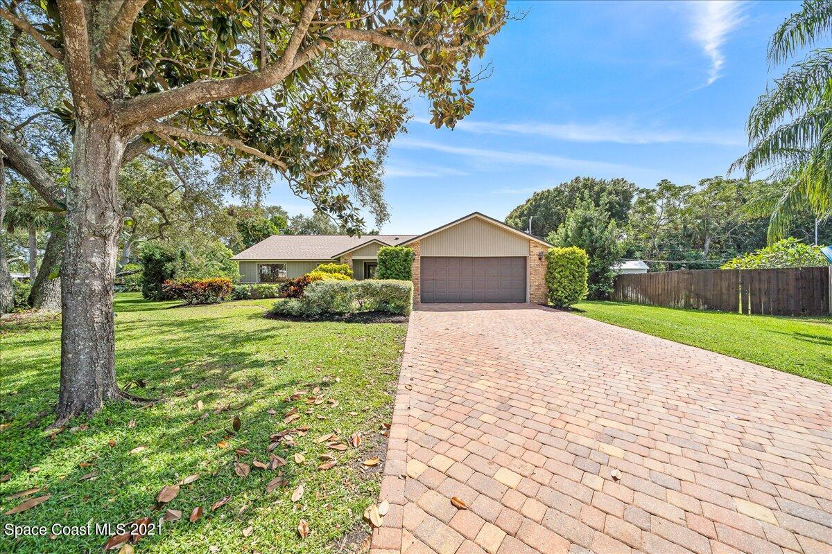 3780 Laurette Road Merritt Island, FL 32952 - Photo 2 of 46 Driveway