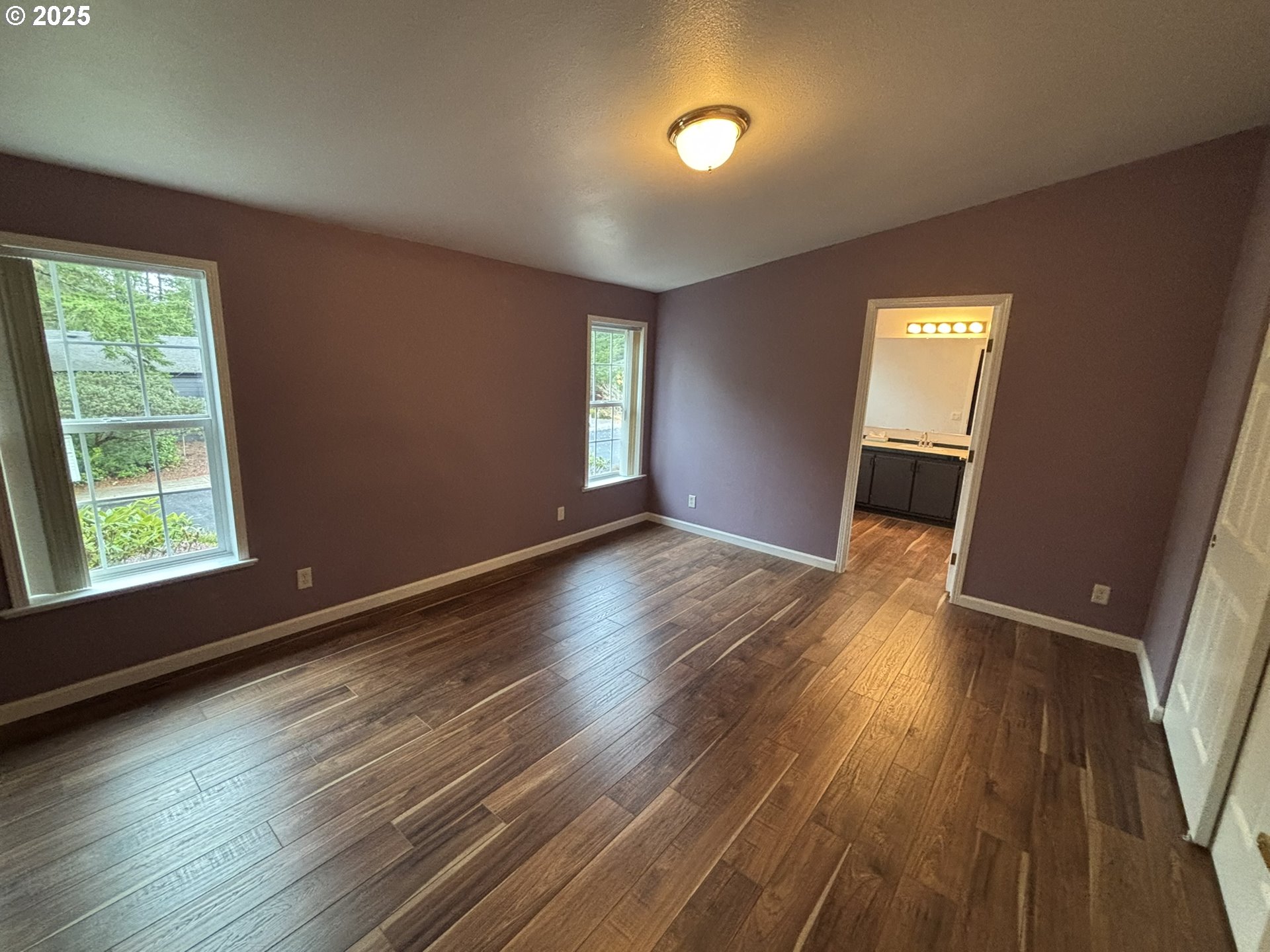 325 Jonathan Lane Florence, OR 97439 - Photo 19 of 37 a view of livingroom with hardwood floor and window