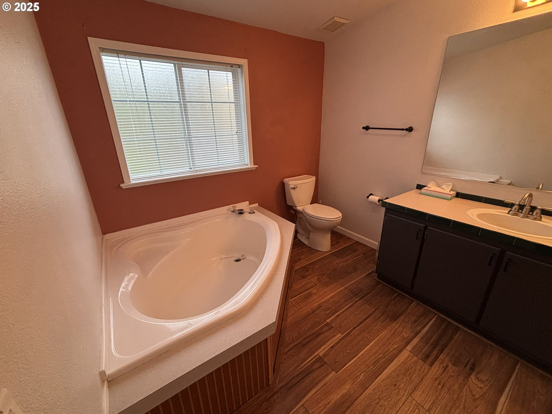 325 Jonathan Lane Florence, OR 97439 - Photo 20 of 37 a bathroom with a sink and a bathtub