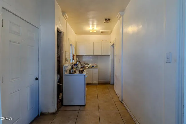 813 West Broadway Street Needles, CA 92363 - Photo 20 of 27 a bathroom with a sink and a mirror