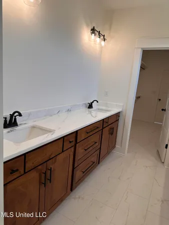 $399,900 | 3631 Kreunen Street, Nesbit, MS 38651