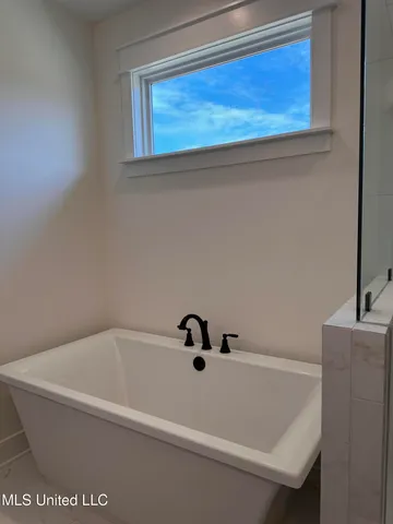 $399,900 | 3631 Kreunen Street, Nesbit, MS 38651