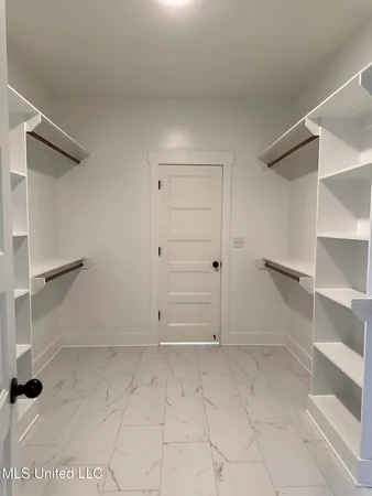 $399,900 | 3631 Kreunen Street, Nesbit, MS 38651