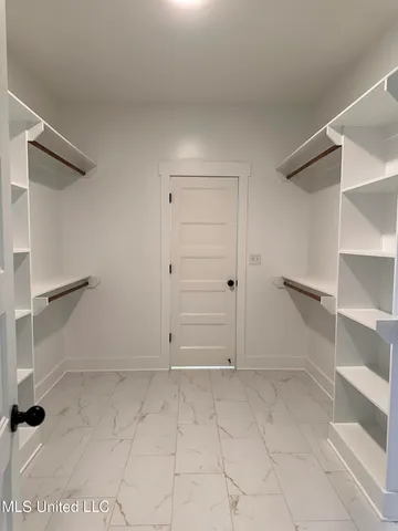 $399,900 | 3631 Kreunen Street, Nesbit, MS 38651