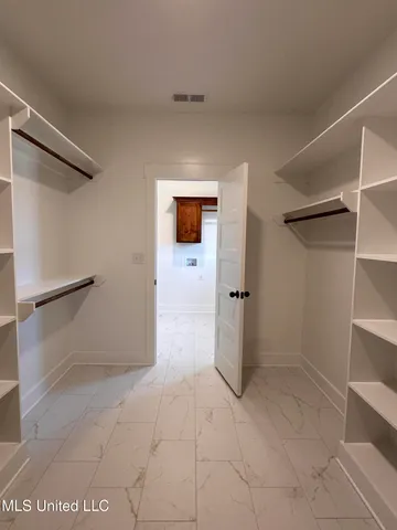 $399,900 | 3631 Kreunen Street, Nesbit, MS 38651