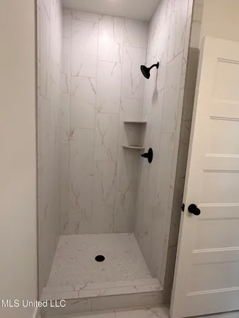 $399,900 | 3631 Kreunen Street, Nesbit, MS 38651