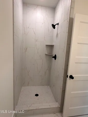 $399,900 | 3631 Kreunen Street, Nesbit, MS 38651