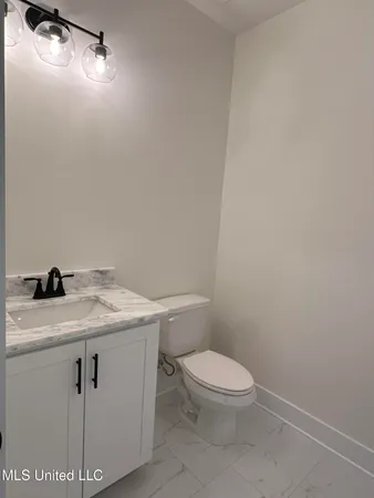 $399,900 | 3631 Kreunen Street, Nesbit, MS 38651