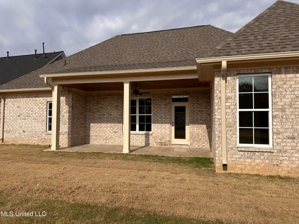 $399,900 | 3631 Kreunen Street, Nesbit, MS 38651