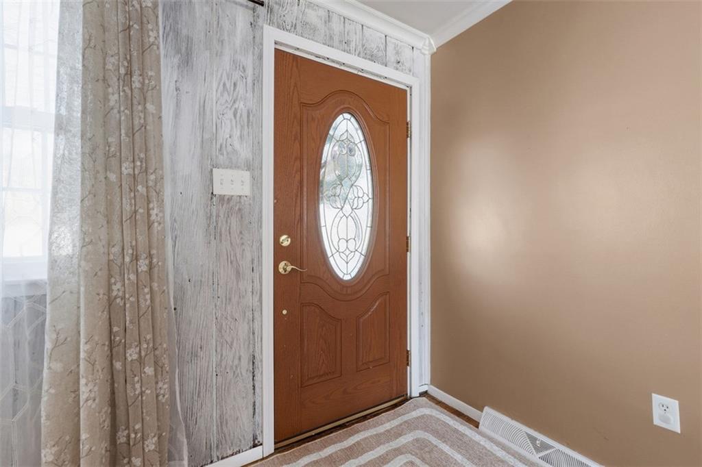 5425 Dutch Ridge Road Beaver, PA 15009 - Photo 4 of 45