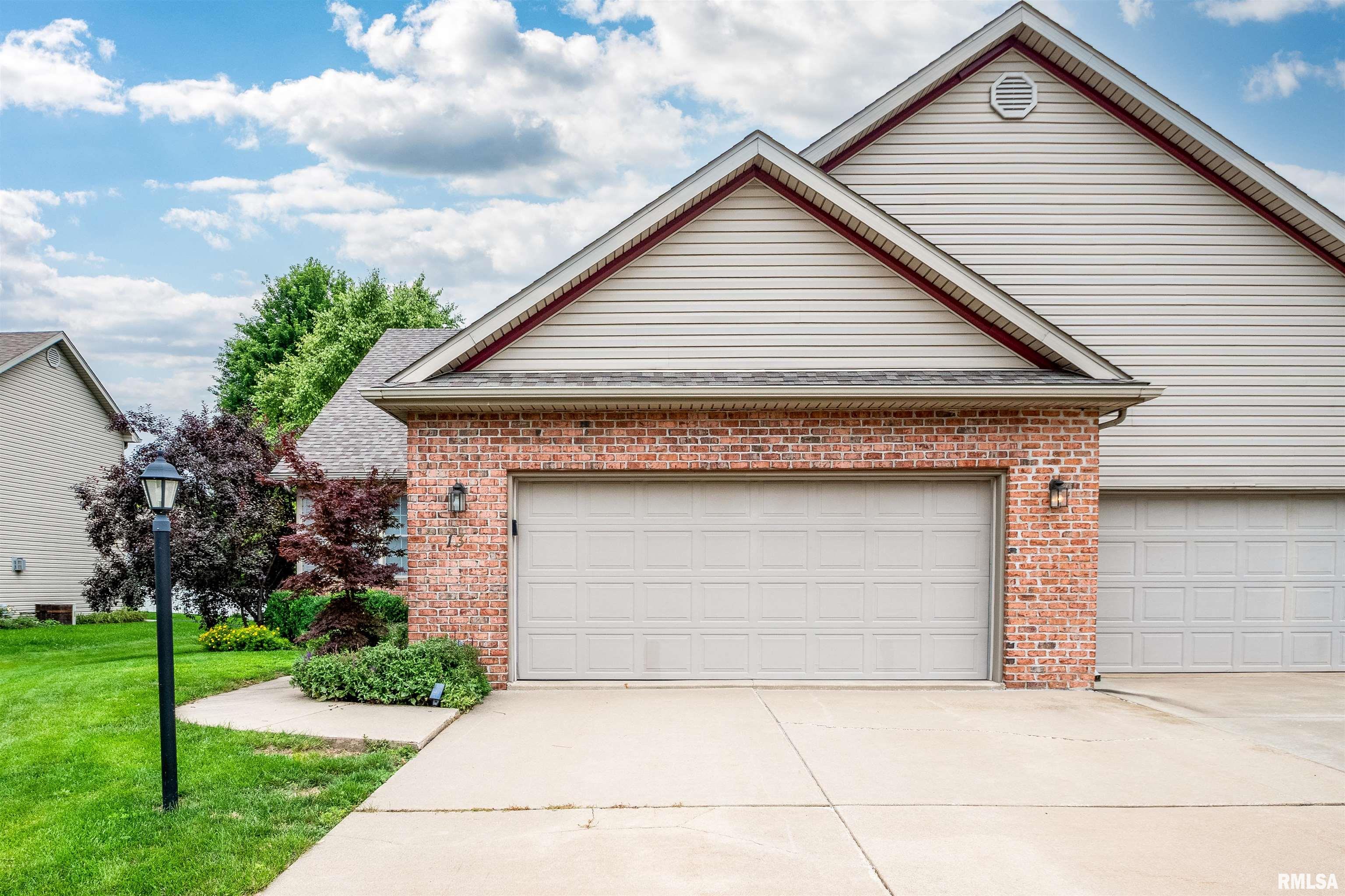 13 Elk Court Washington, IL 61571 - Photo 2 of 48