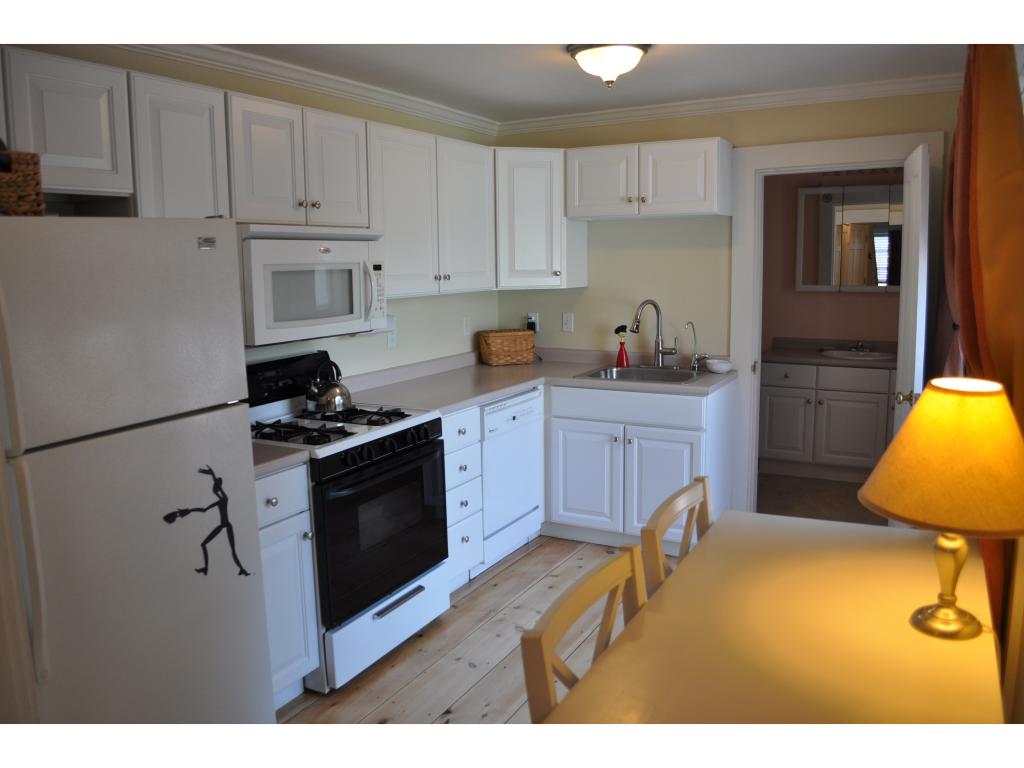 11 B Carroll Street, Unit 2 Exeter, NH 03833 - Photo 11 of 24 Gallery Image 11