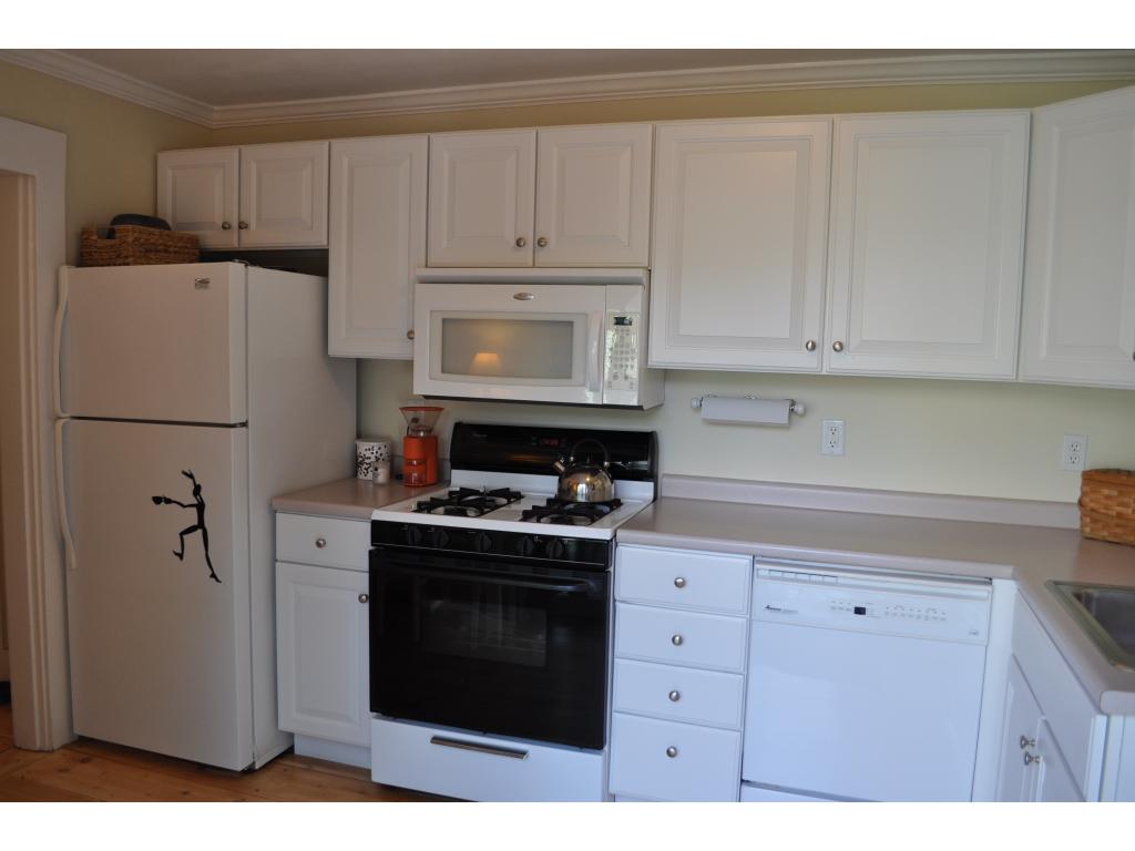 11 B Carroll Street, Unit 2 Exeter, NH 03833 - Photo 12 of 24 Gallery Image 12