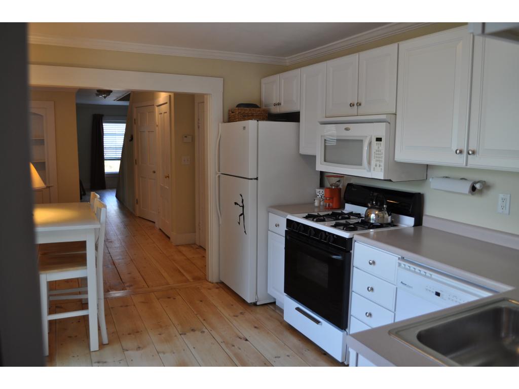 11 B Carroll Street, Unit 2 Exeter, NH 03833 - Photo 10 of 24 Gallery Image 10
