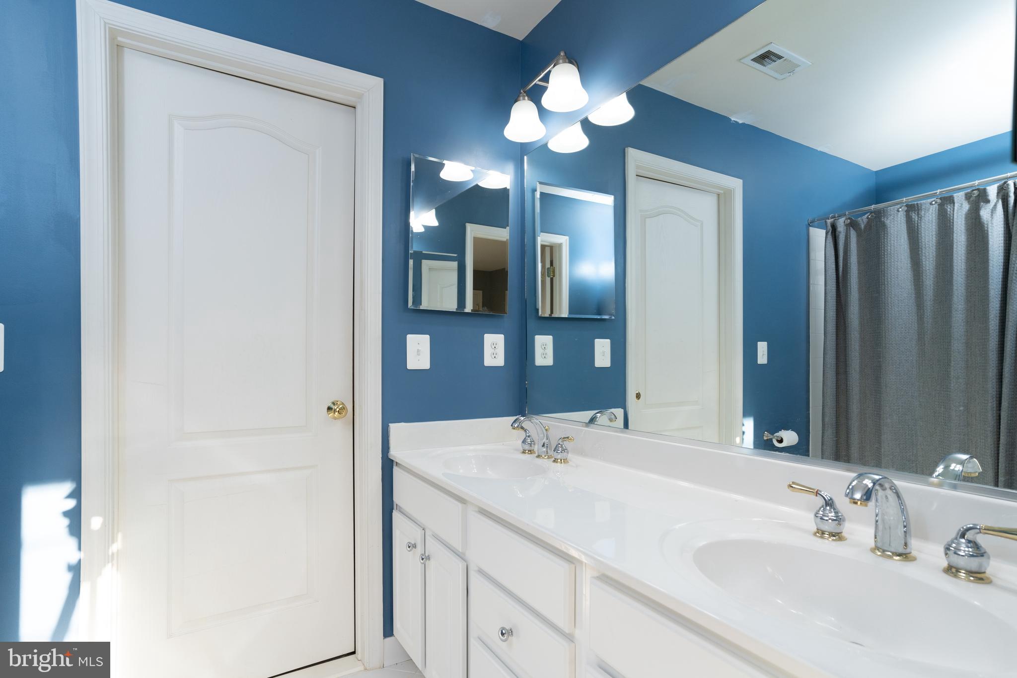 1585 Aquia Road Midland, VA 22728 - Photo 29 of 57 Large size bathrooms