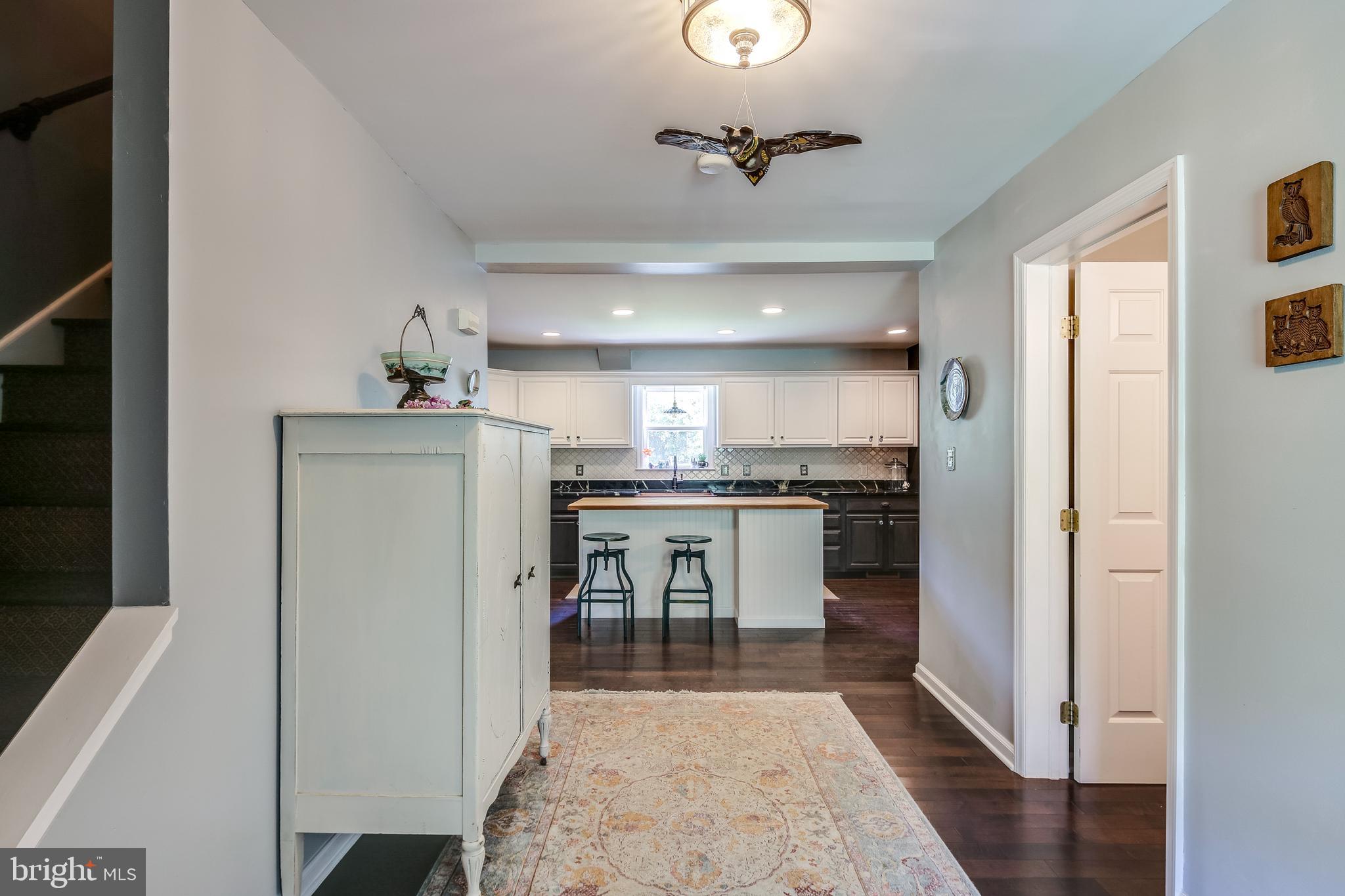 3895 Hunting Creek Road Huntingtown, MD 20639 - Photo 2 of 25 Front entry into kitchen