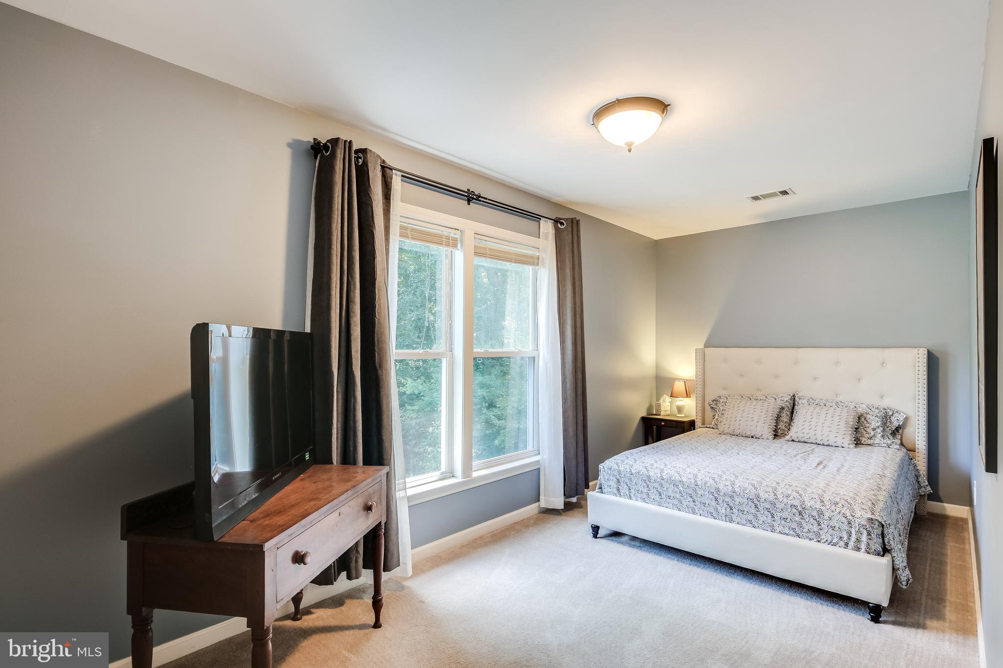 3895 Hunting Creek Road Huntingtown, MD 20639 - Photo 13 of 25 Third bedroom