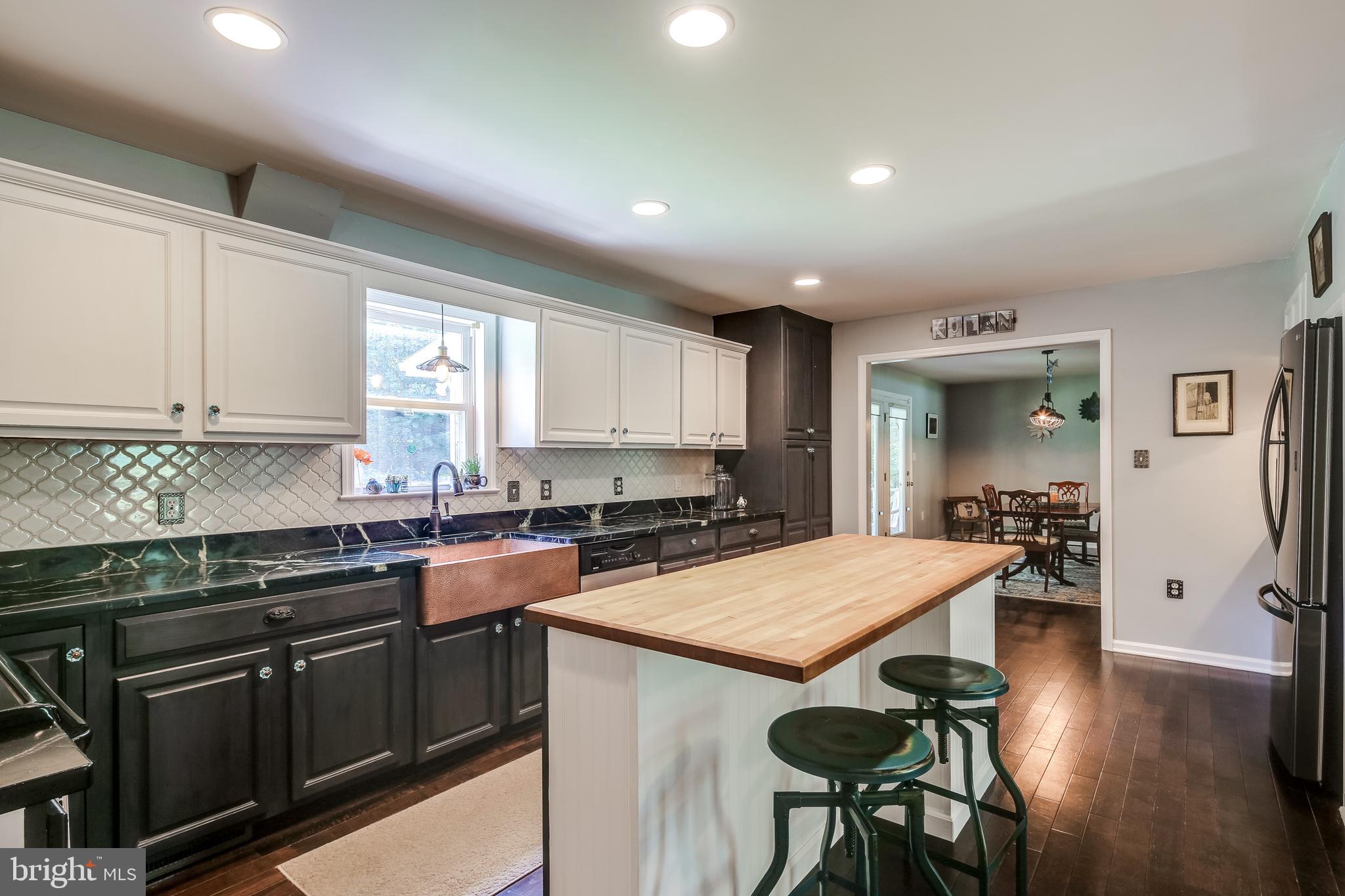 3895 Hunting Creek Road Huntingtown, MD 20639 - Photo 3 of 25 Updated kitchen