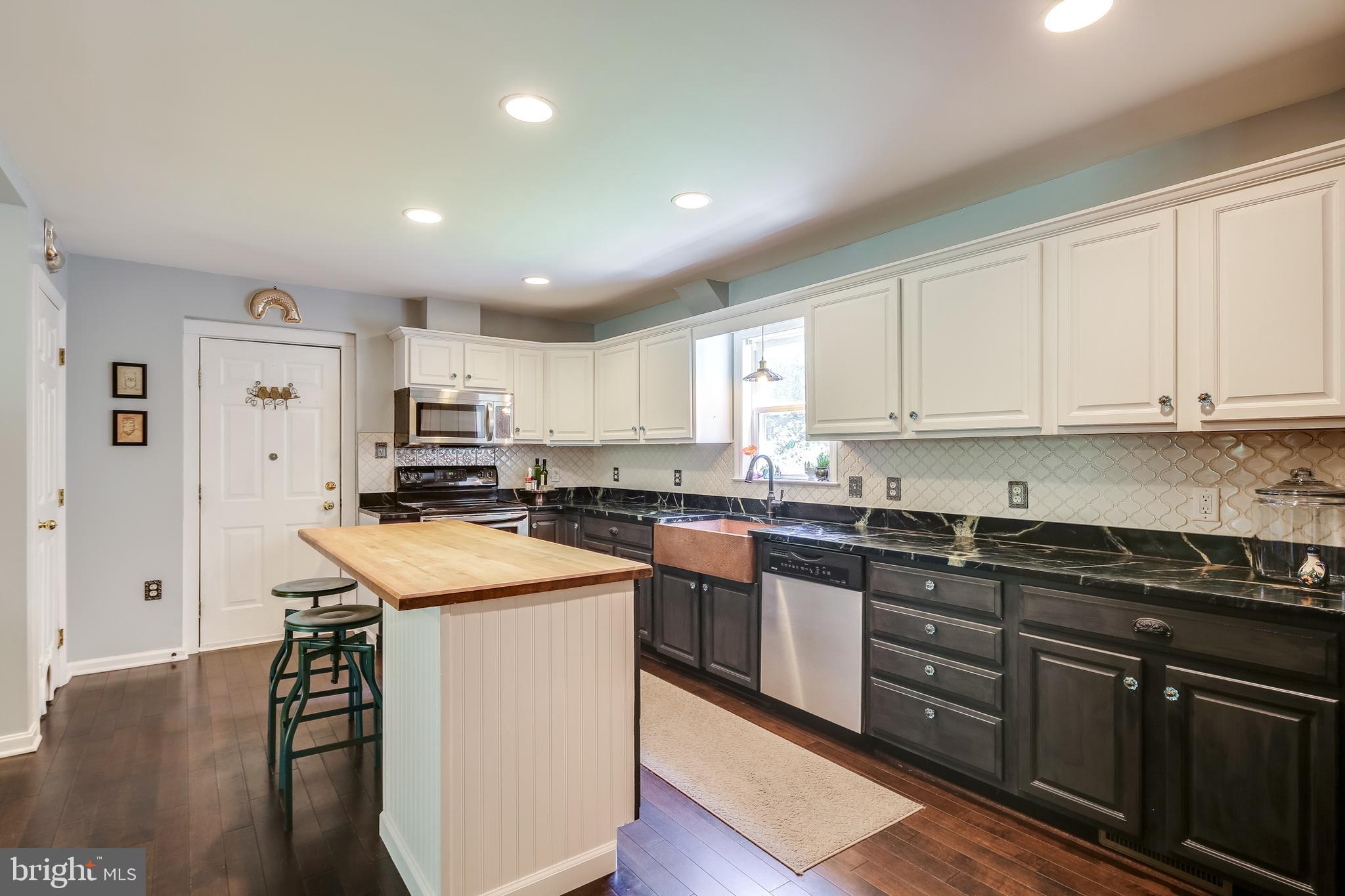 3895 Hunting Creek Road Huntingtown, MD 20639 - Photo 4 of 25 Kitchen