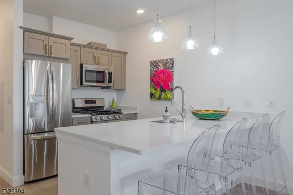 $2,750 | 1026 Stuyvesant Avenue, Unit 305, Union, NJ 07083