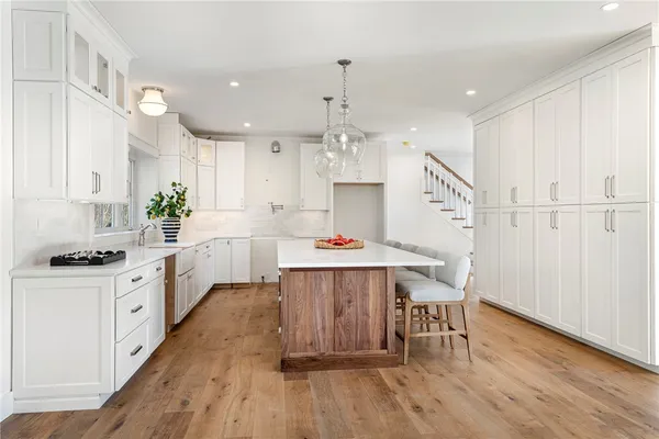 $1,670,000 | 3 Knowlton Court, Bristol, RI 02809