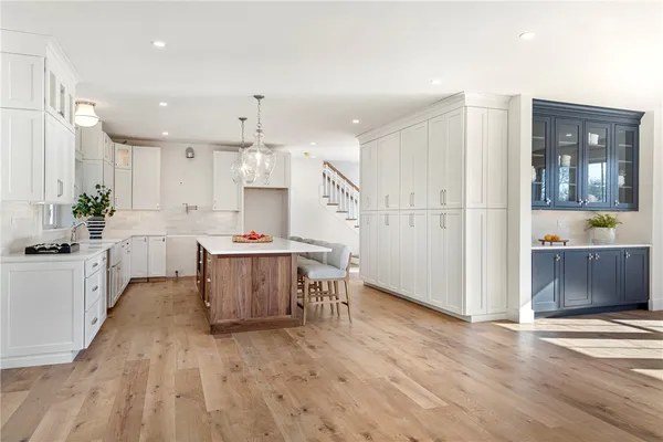$1,670,000 | 3 Knowlton Court, Bristol, RI 02809