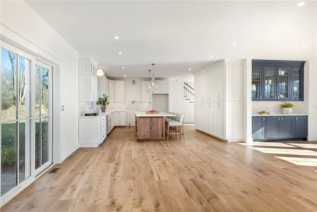 $1,670,000 | 3 Knowlton Court, Bristol, RI 02809